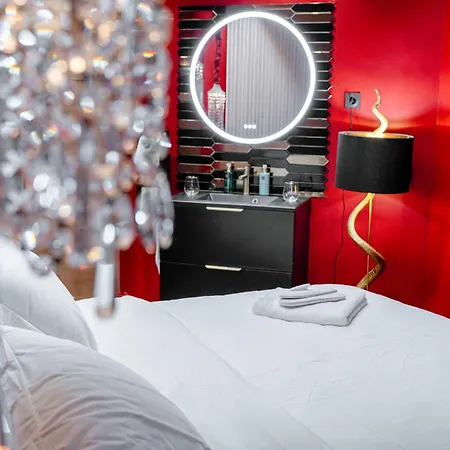 Suite Jacuzzi&Sauna privatifs - Paris - Or Norme By Le Douze-2