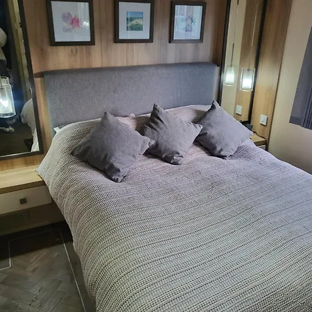 47 Venture Caravan Park-2