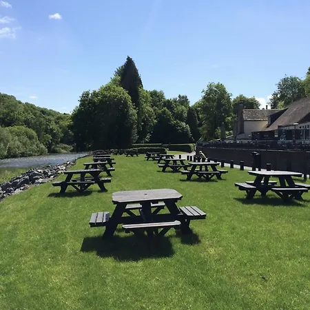 Half Moon Jackfield-3