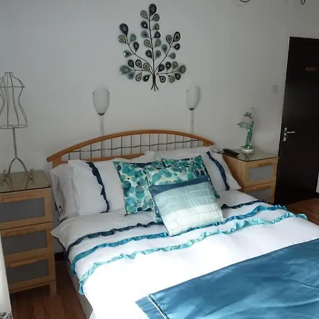 Smithy Lodge Guest House-3