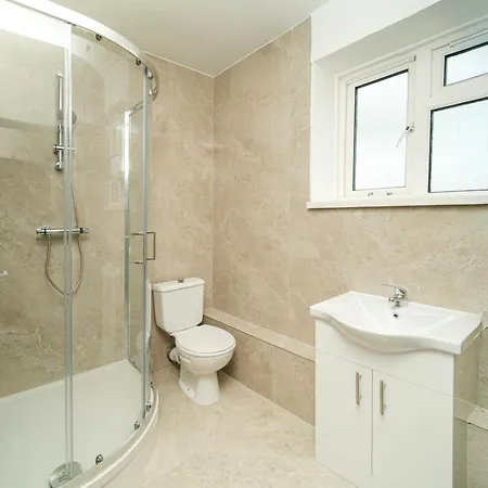3 Of 5 Room Cozy, Spacious And Modern In Camden Town-3