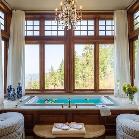 Chateau Okanagan-3