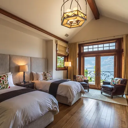 Chateau Okanagan-3