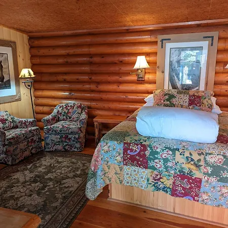 Laughing Horse Lodge-3