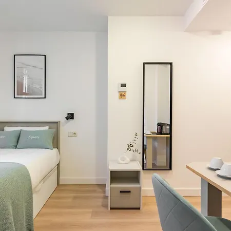 Square Rooms by Charming, cerca del aeropuerto y con un pequeño gimnasio-3