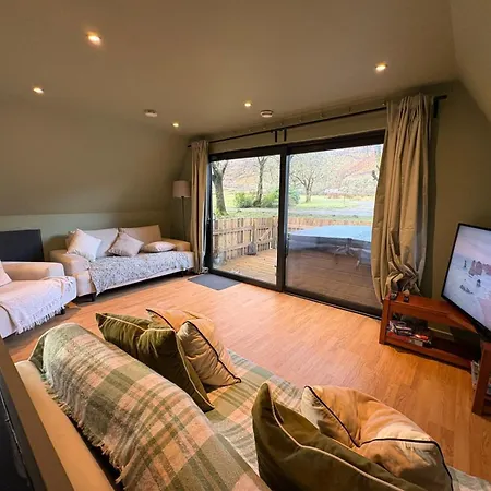 The Great Glen Getaway Lodge-3