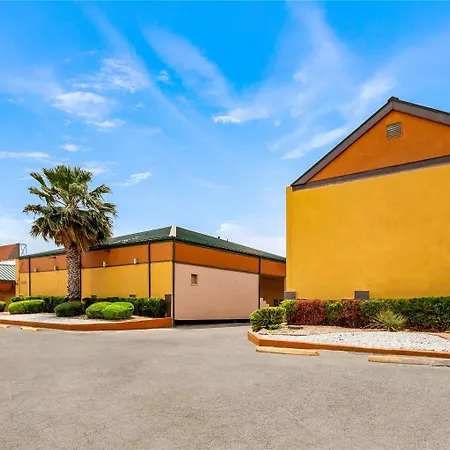 Econo Lodge Del Rio-2