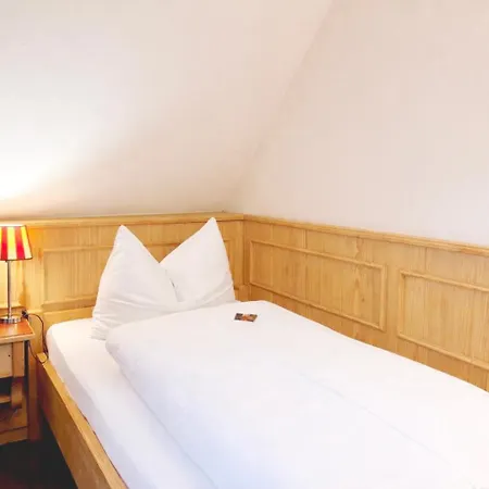 Hotel Gruener Baum-2