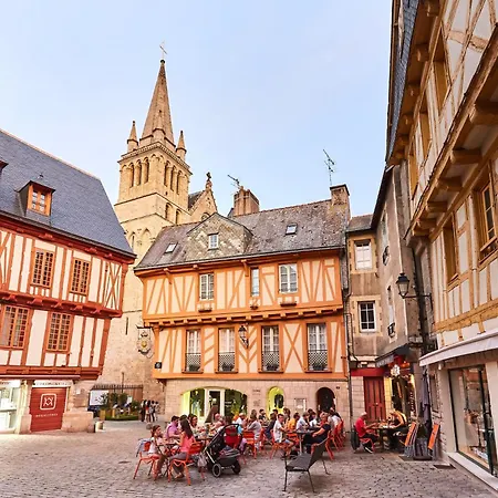 Escale Oceania Vannes Centre-2