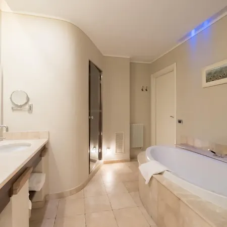 Vogue Hotel Arezzo-2