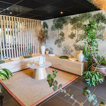 Hôtel les jardins du canal - piscine chauffée à 28 degrés - parking gratuit - garage - bornes électriques - accueil vélos et motos - kids friendly-solaire ecoresponsable-2