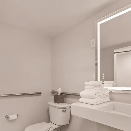 B&B Hotel Orlando International Drive Near Universal - Newly Renovated!-2