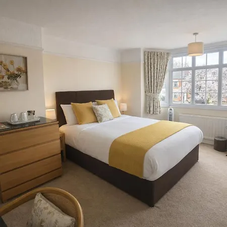 Hampton Lodge En-Suite Rooms With Free Parking-3