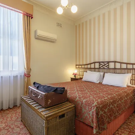 Hadley'S Orient Hotel-2