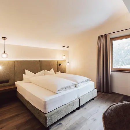 Hotel Weisseespitze-2