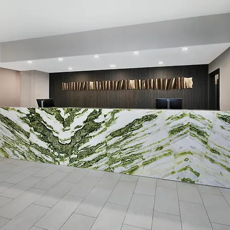 Doubletree By Hilton Hotel Detroit Novi-3