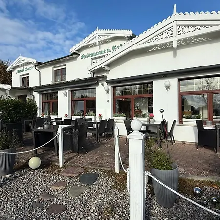 Strand-Hotel Lobbe-2