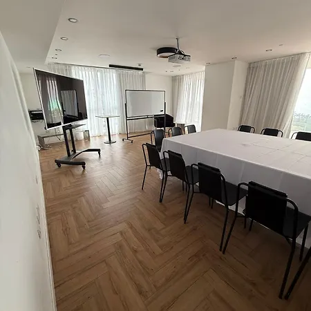 Island Luxurious Suites Hotel And Spa-3
