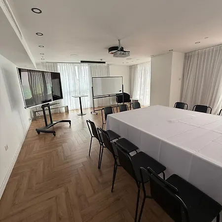 Island Luxurious Suites Hotel And Spa-3