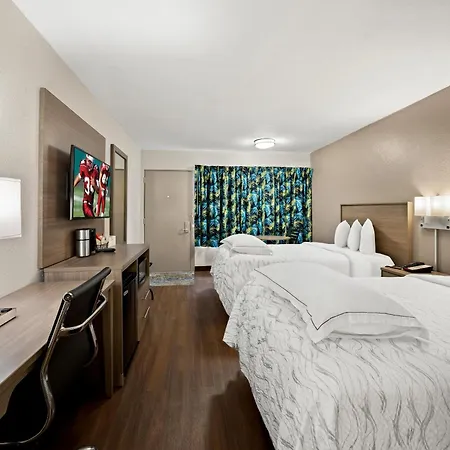 Red Roof Inn Plus+ & Suites Naples Downtown-5Th Ave S-3