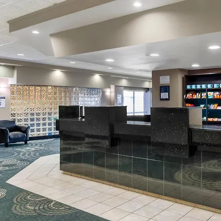 Clarion Hotel & Suites-2