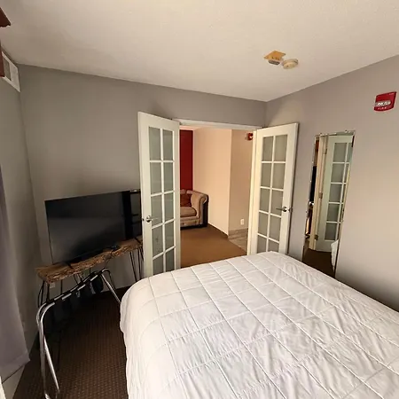 River Hills Hotel- Mankato-3