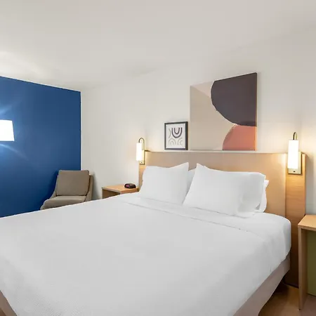 Spark By Hilton Matteson Chicago I 57-2