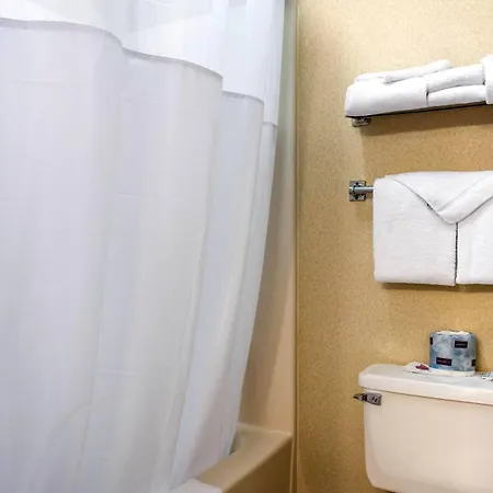 Quality Inn At Bangor Mall-3
