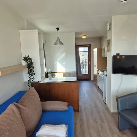 Marx Motel-2
