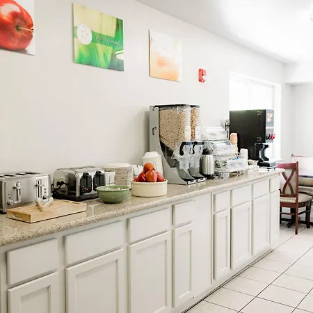 Quality Inn & Suites Lathrop-3