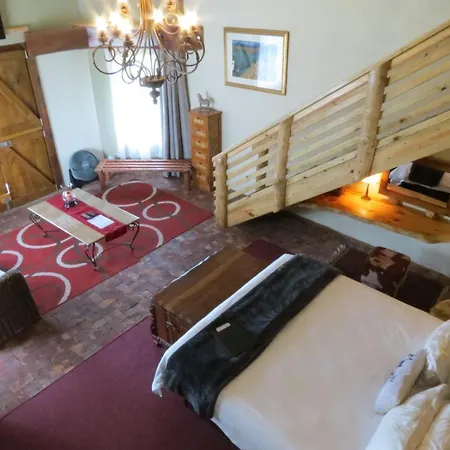 Tniqua Stable Inn-2