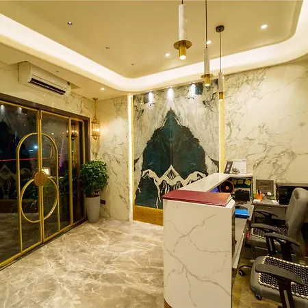 La Hotel Metro Near Bkc-2