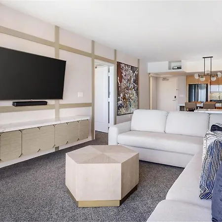 Suites At Elara Las Vegas Center Strip-No Resort Fees-3
