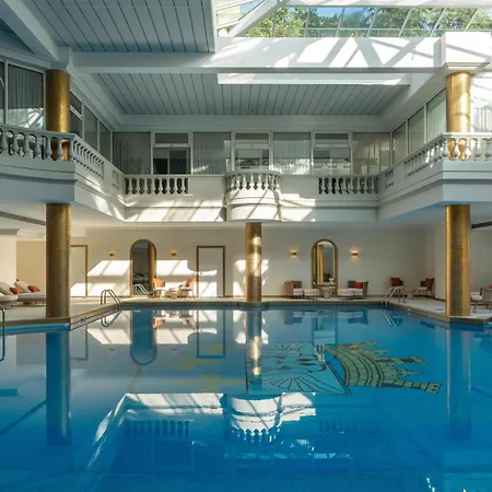 Waldorf Astoria Versailles - Trianon Palace-3