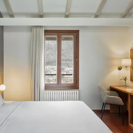 Hotel De L'Isard-2
