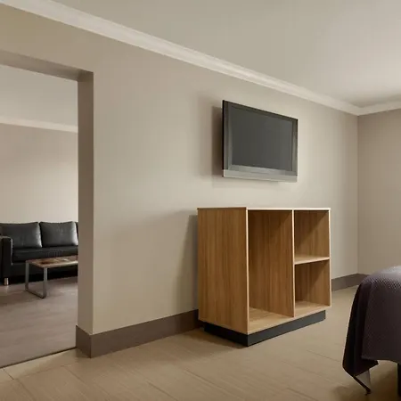 Super 8 By Wyndham Meadowlands-2