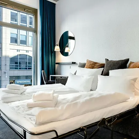 Motel One Leipzig-Nikolaikirche-3