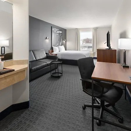 Super 8 By Wyndham Trois-Rivieres-3