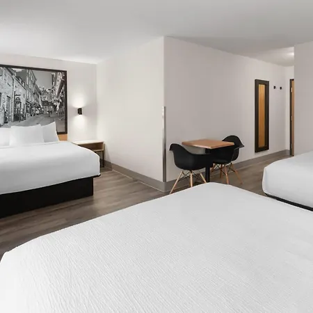 Super 8 By Wyndham Quebec City-2