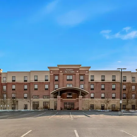 Hampton Inn & Suites Detroit-Canton-3