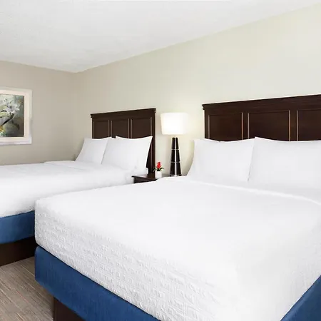 Hampton Inn Naples-Central-2