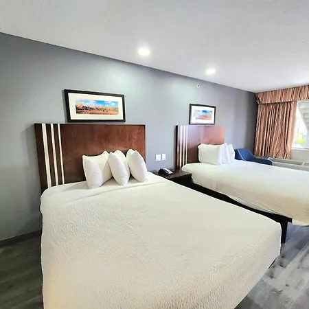 Days Inn & Suites By Wyndham Winnie-3