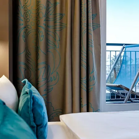 Motel One Dresden-Palaisplatz-2