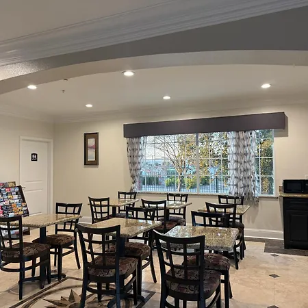 Crystal Inn - Garth Rd-2