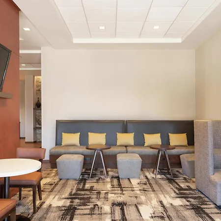 Hampton Inn Portland Downtown Waterfront-3