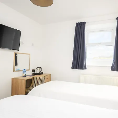 The Sandringham Hotel-3