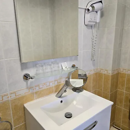 Hotel L'Ideal Le Mountbatten-3