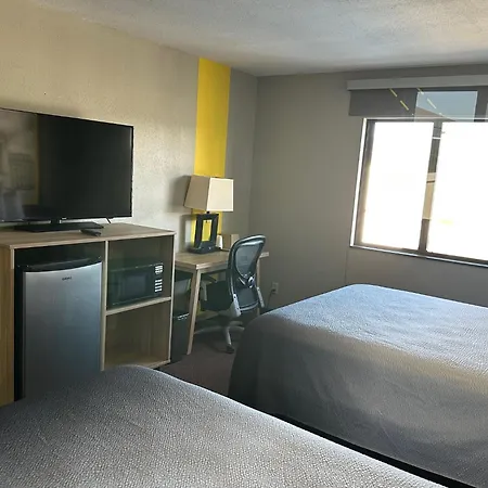 Super 8 By Wyndham Fort Scott-2