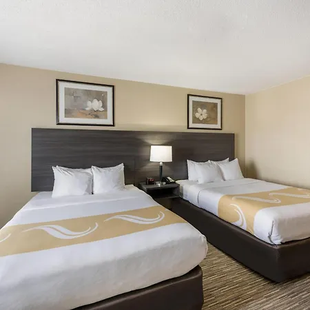 Quality Inn & Suites Fishkill South Near I-84-3