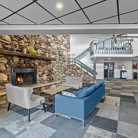 Ramada By Wyndham Stevens Point-3